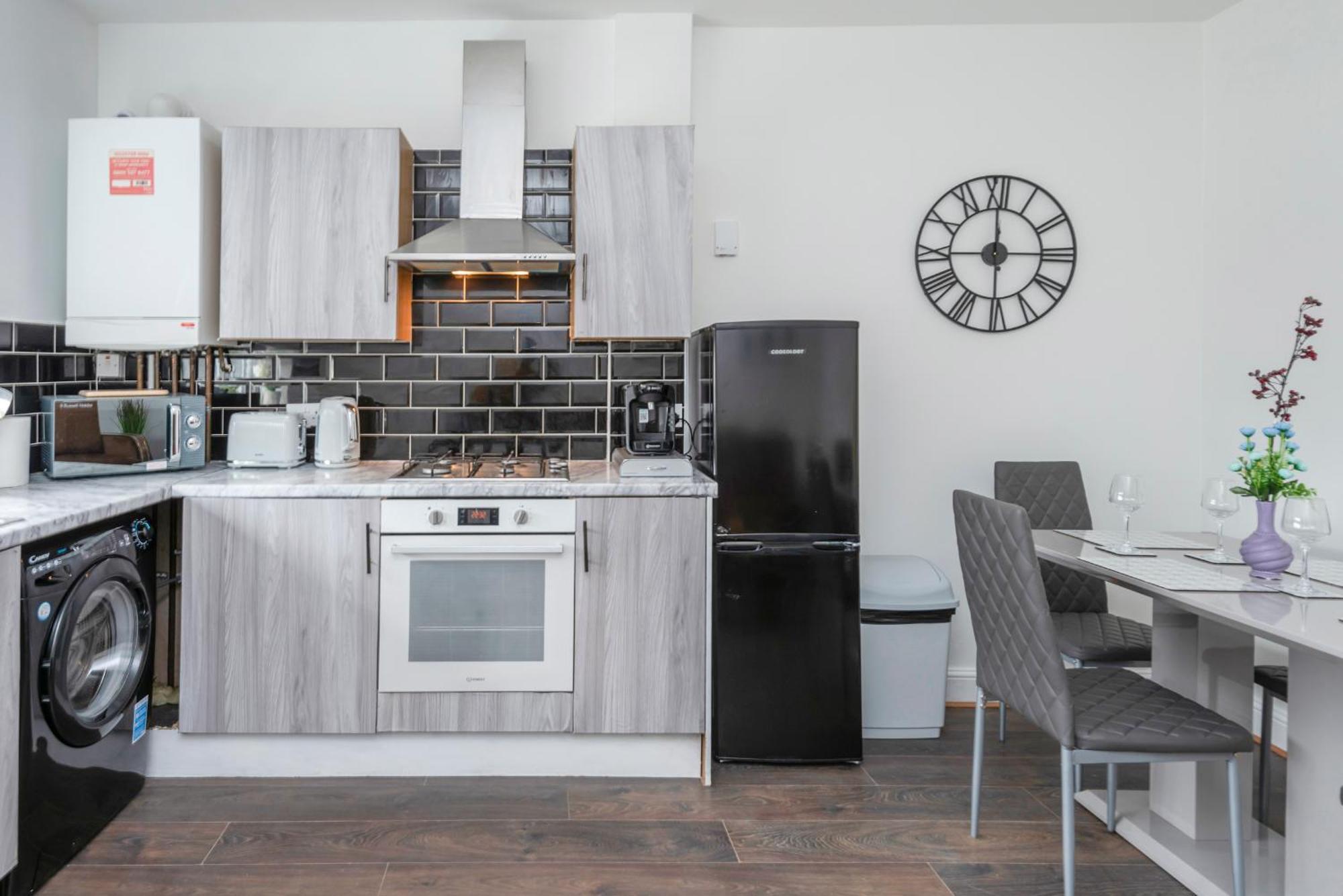 Modern Family Home W/Wi-Fi, Netflix, Self Check-In Лондон Екстериор снимка
